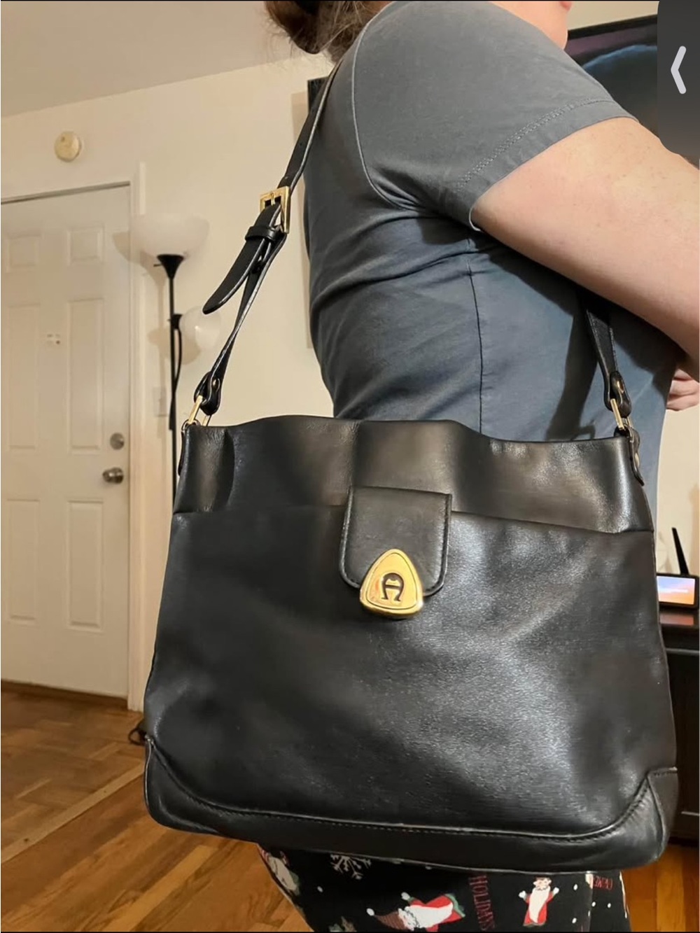 Classic Etienne aigner Black Leather Shoulder Bag with genuine cowhide leather